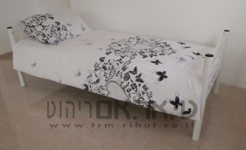 מיטת מתכת בודד