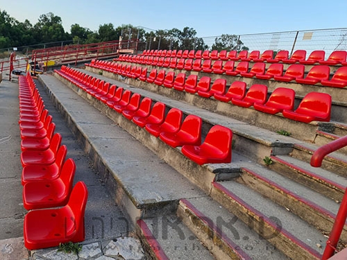 מושבי טריבונה דגם מאיה באצטדיון קריית חיים